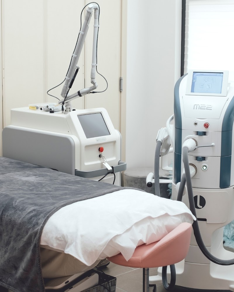 Bared Monkey Laser Spa photo 3