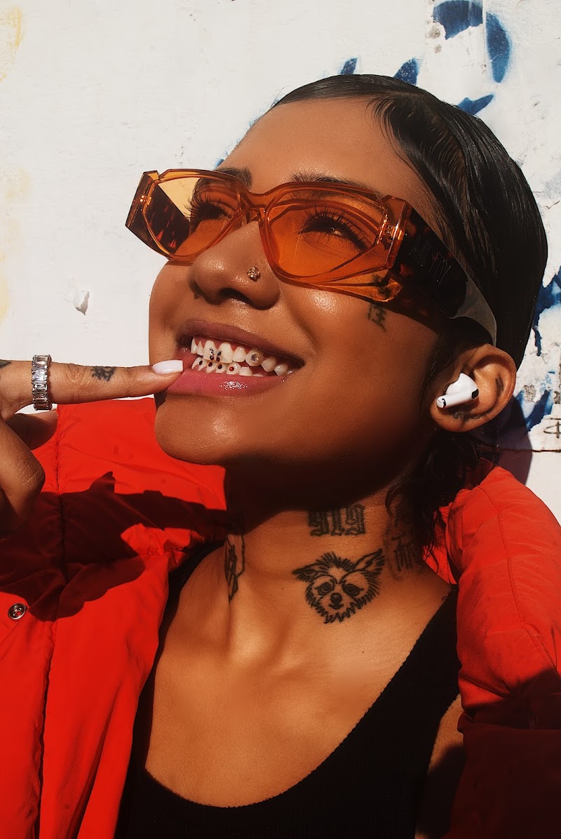 Minty Co. Teeth Whitening & Tooth Gems Studio photo 2