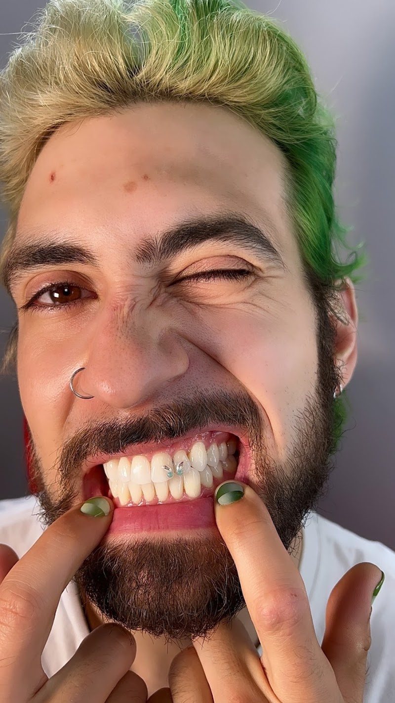 Minty Co. Teeth Whitening & Tooth Gems Studio photo 3