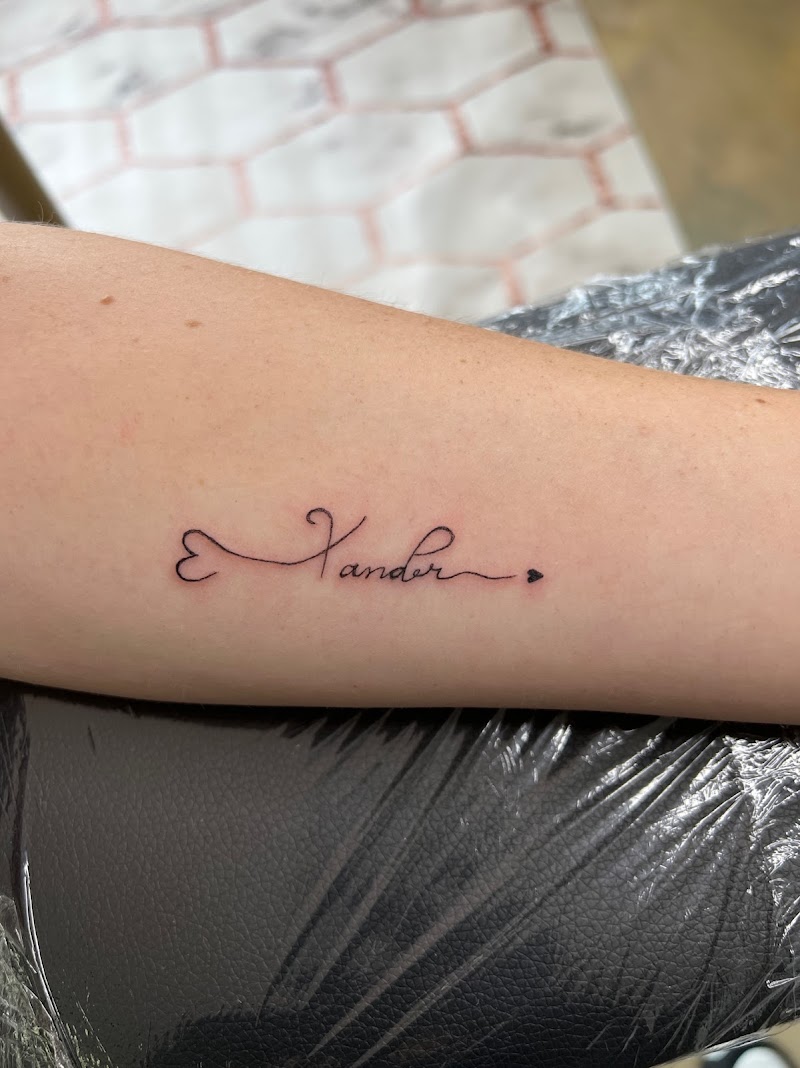 Ravish Brows photo 3