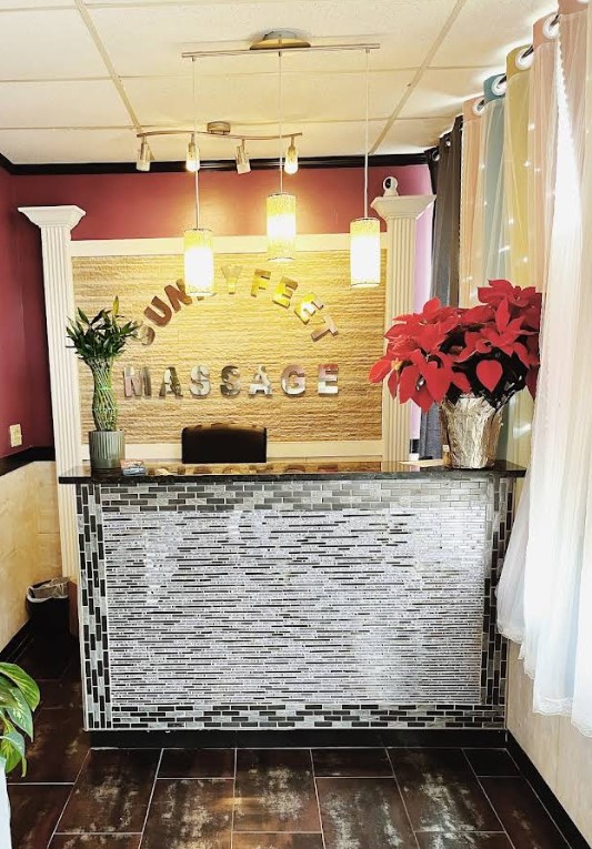 Sunny feet massage photo 1