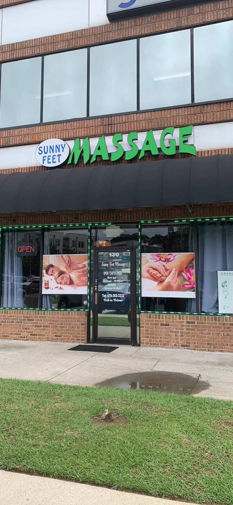 Sunny feet massage photo 3